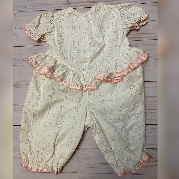 Vintage Baby Girls Eyelet Floral Romper - Picture 4 of 9